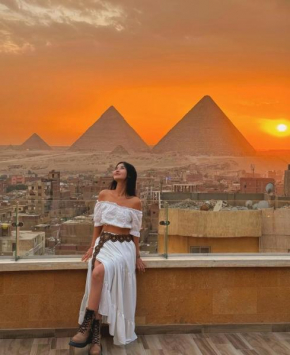 Celia Pyramids View inn